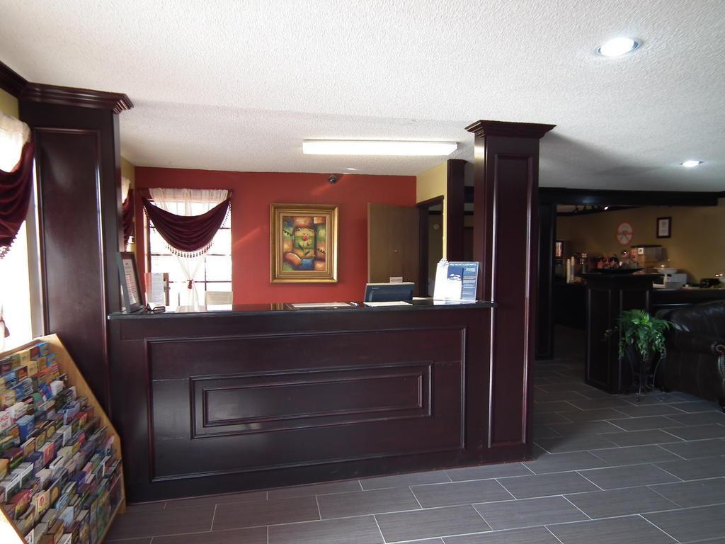 Howard Johnson By Wyndham Near Schlitterbahn Ню Браунфелс Екстериор снимка