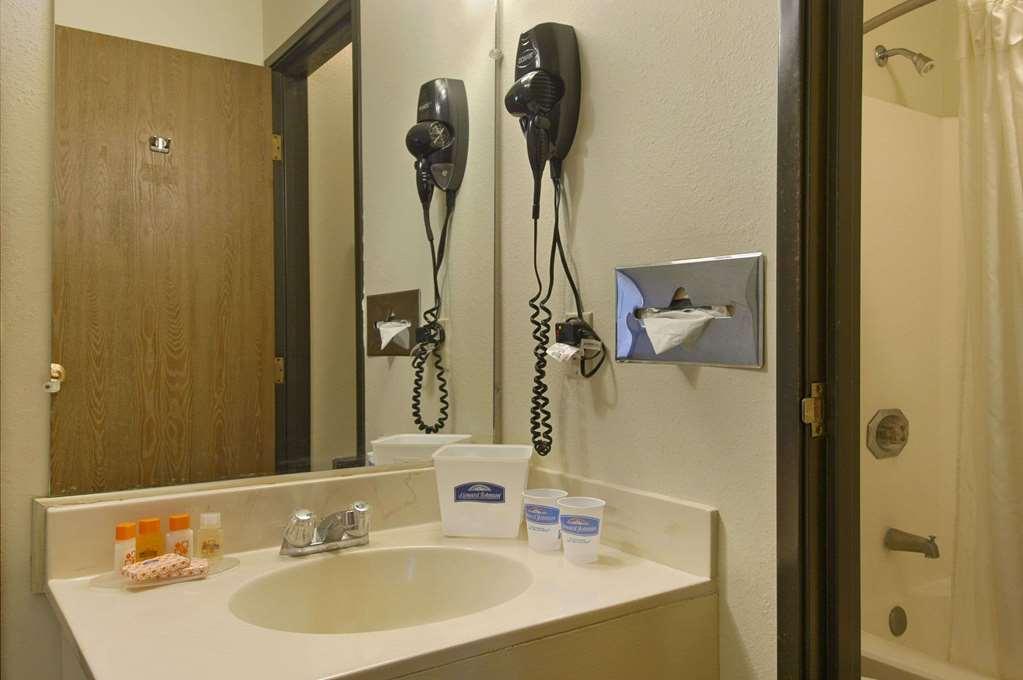 Howard Johnson By Wyndham Near Schlitterbahn Ню Браунфелс Екстериор снимка