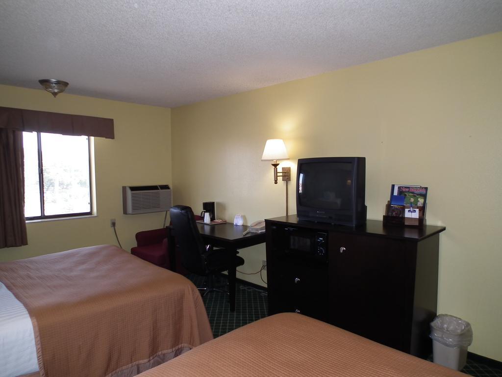 Howard Johnson By Wyndham Near Schlitterbahn Ню Браунфелс Екстериор снимка