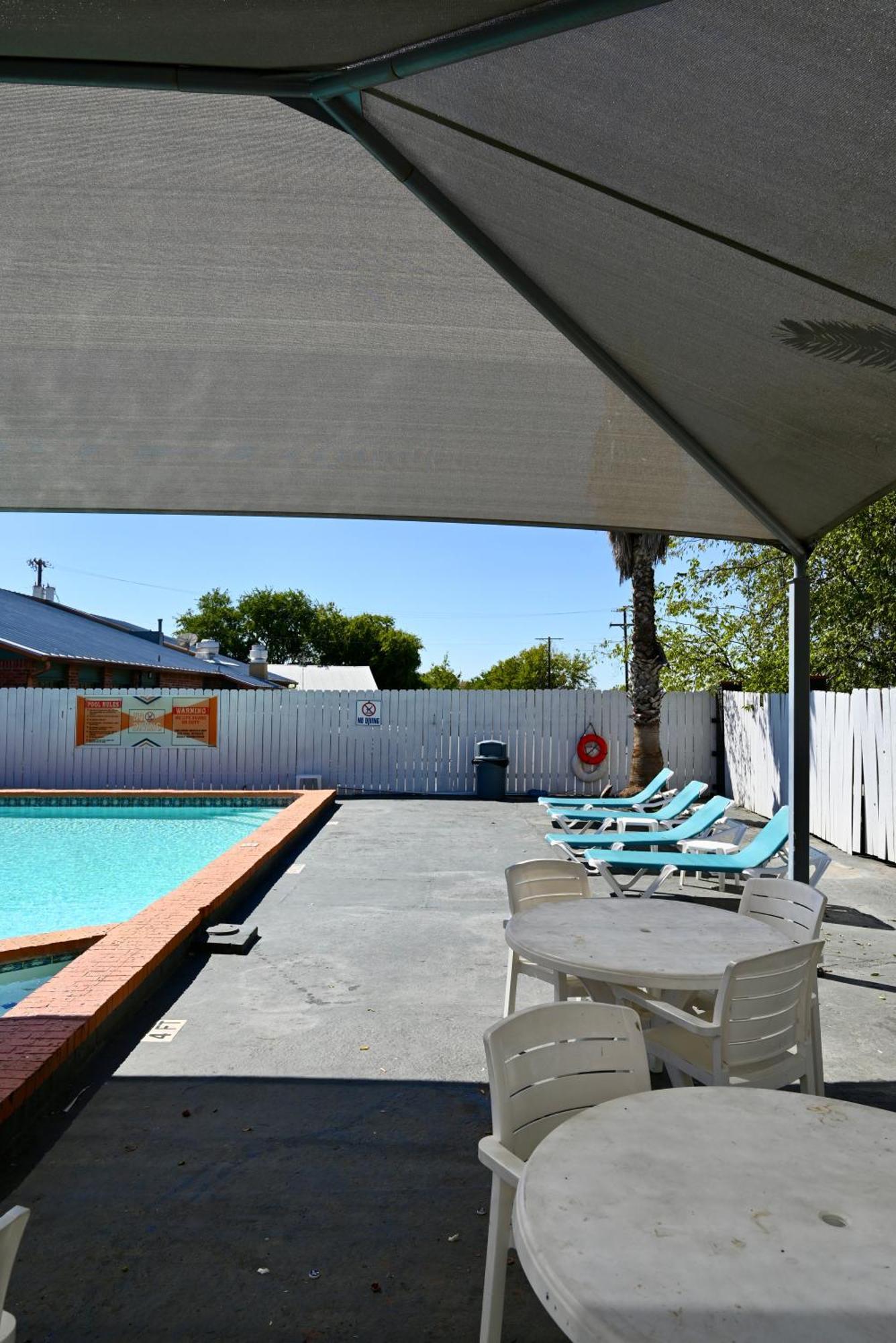 Howard Johnson By Wyndham Near Schlitterbahn Ню Браунфелс Екстериор снимка